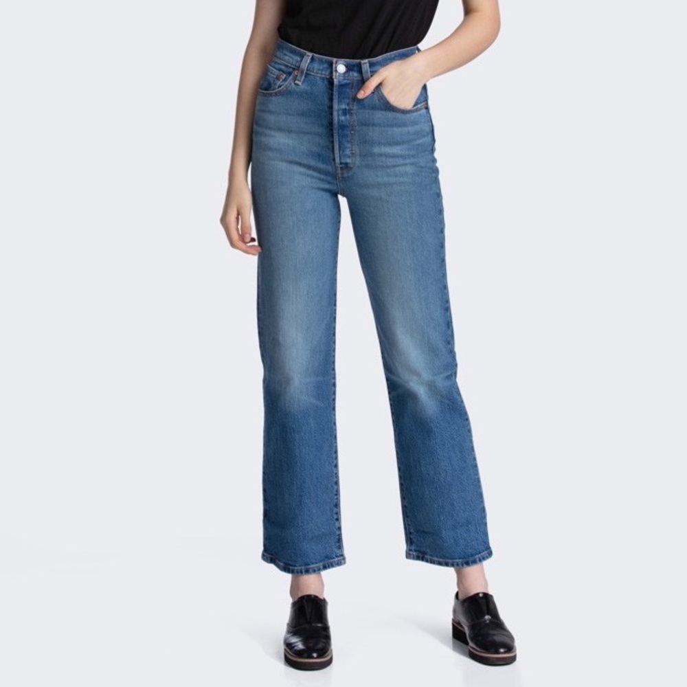 Levi’s Ribcage Straight Jean - Picture 1 of 4